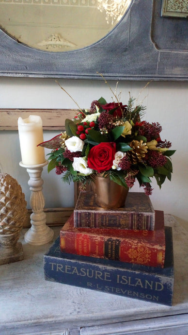 Christmas Table Arrangement